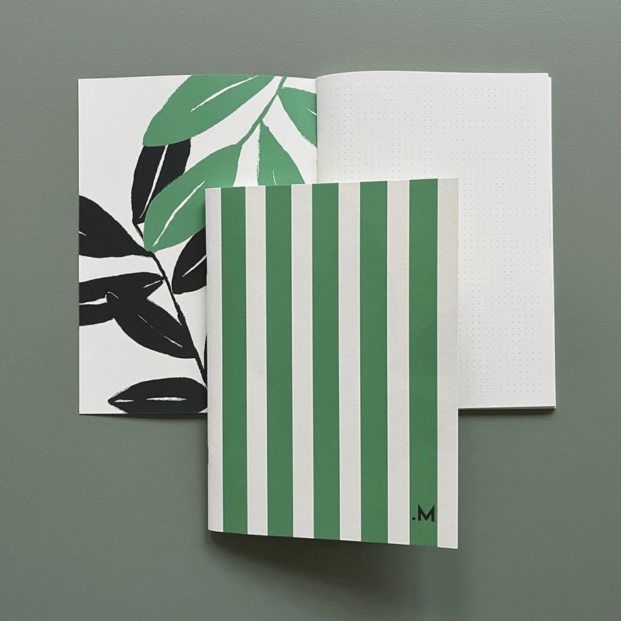 carnet à rayures vert et motif végétal